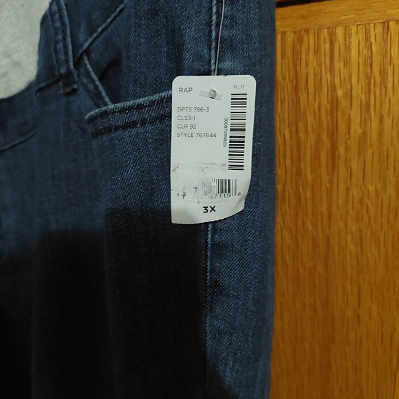 Thyme maternity jeans size 3x color blue - Picture 4 of 4